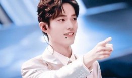 赵露思图片 明星大侦探 网红大logo,网红大Logo成焦点